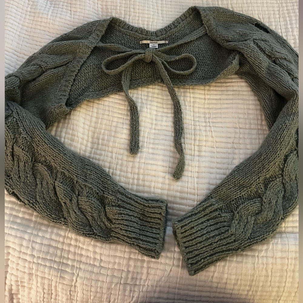 Kimchi Blue Myra Cable Knit Shrug Sweater Size Small
